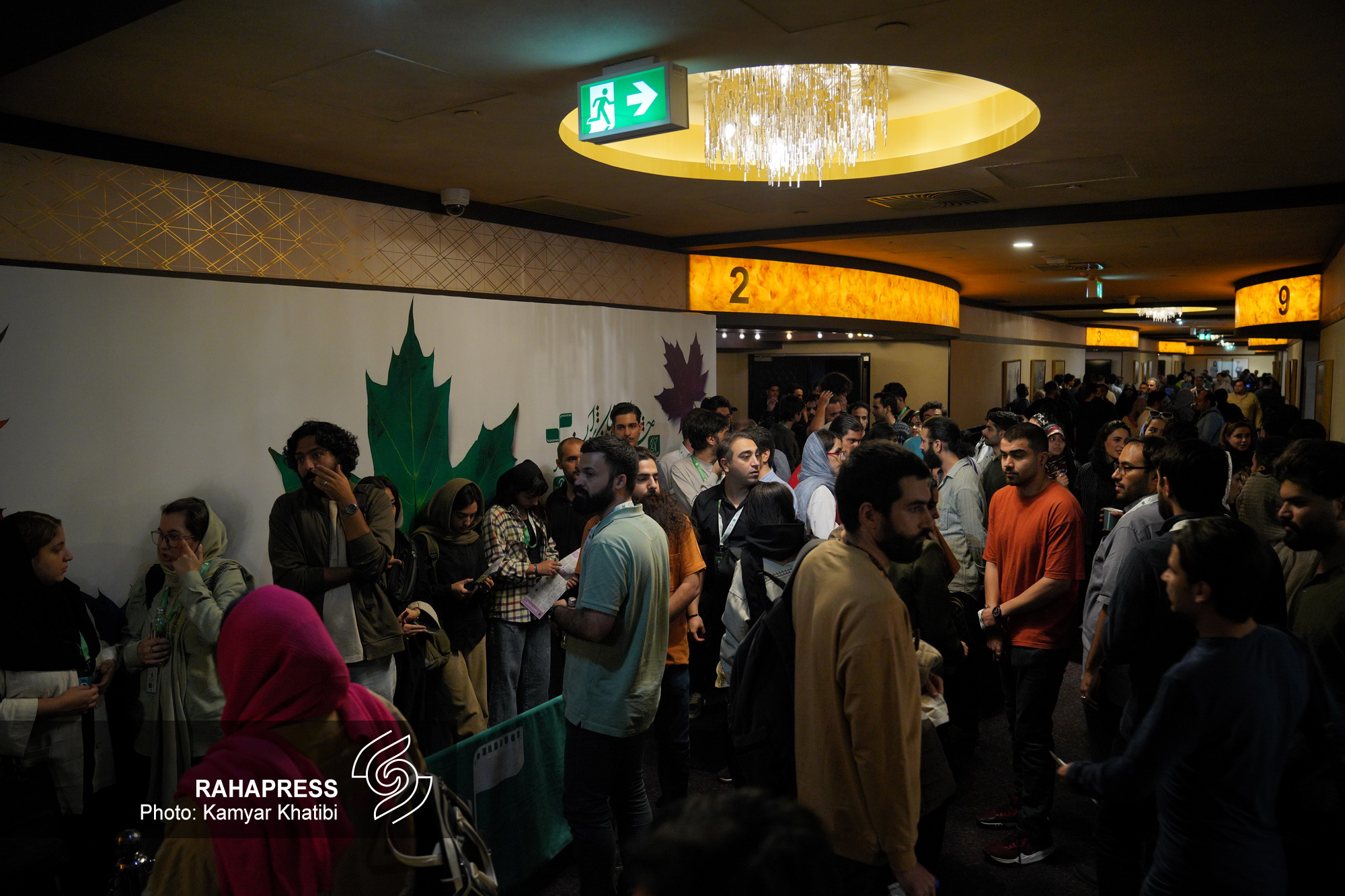 دست‌ها برای چه به صدا درمی‌آیند؟/ عکس‌ها خارج از گود جشنواره!