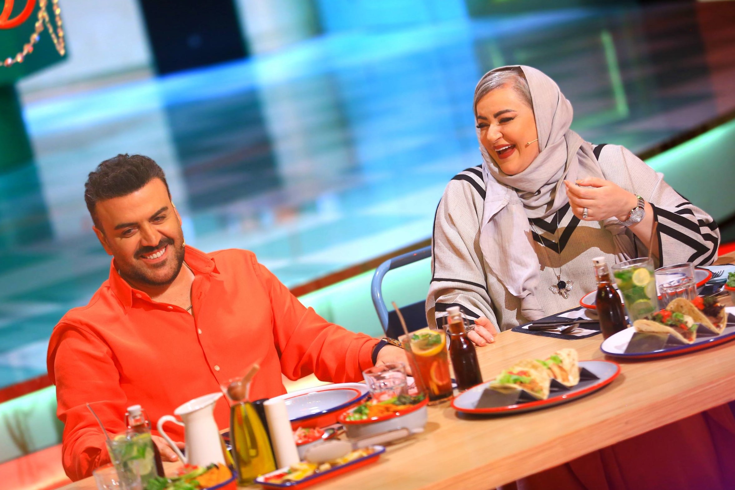 بالاخره سلبریتی کیست؛ ژاله آموزگار یا نعیمه نظام‌دوست؟