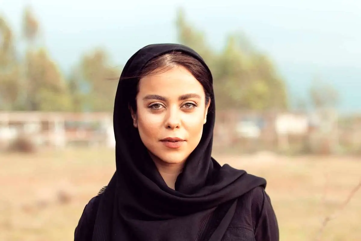 الهام اخوان مجری شد