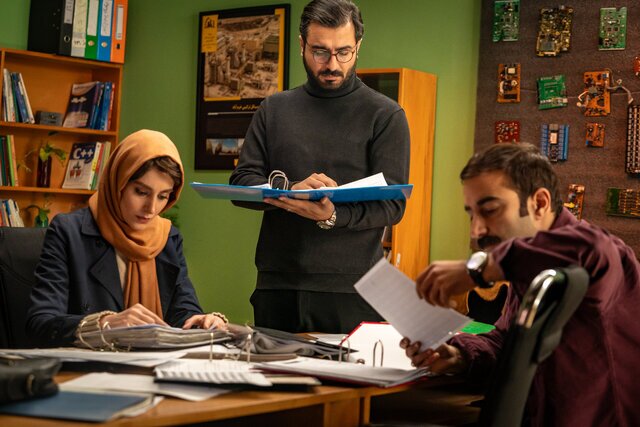 پوستر «جهان مبهم هاتف» رونمایی شد