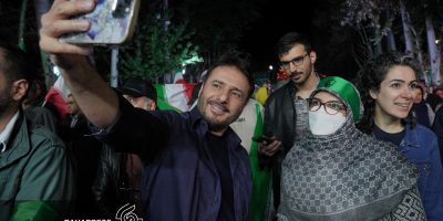 قاب‌هایی از اجتماع مردم و هنرمندان در باغ فردوس