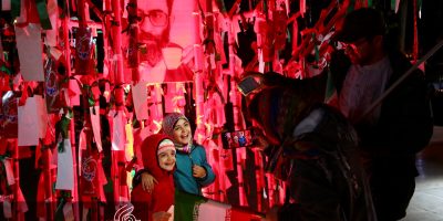 آوای «وطن» در اجتماع مردم و هنرمندان در باغ فردوس